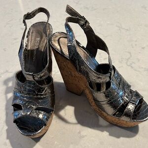 BCBGeneration Gorgeous!!!! Never worn!! Size 8 1/2.   $30